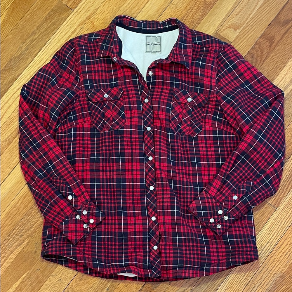 ⭐️NWOT Fleece Lined Ladies Shacket Red Black Plaid Flannel Snap Buttons Cottage